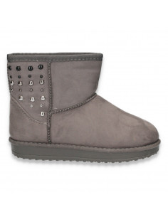 Cizme scurte fete, tip UGG, cu aplicatii metalice