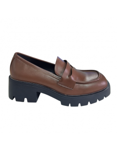 Pantofi dama din imitatie velur, cu toc mediu, maro - W303